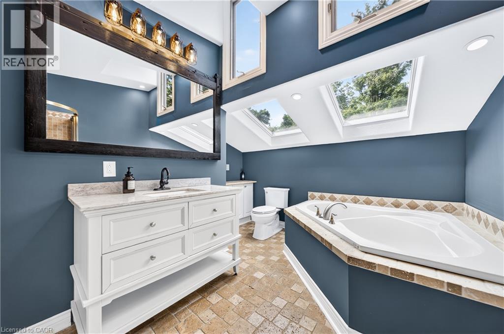 4905 MAPLEVIEW Crescent - Image 32