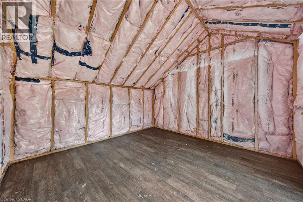 4905 MAPLEVIEW Crescent - Image 47