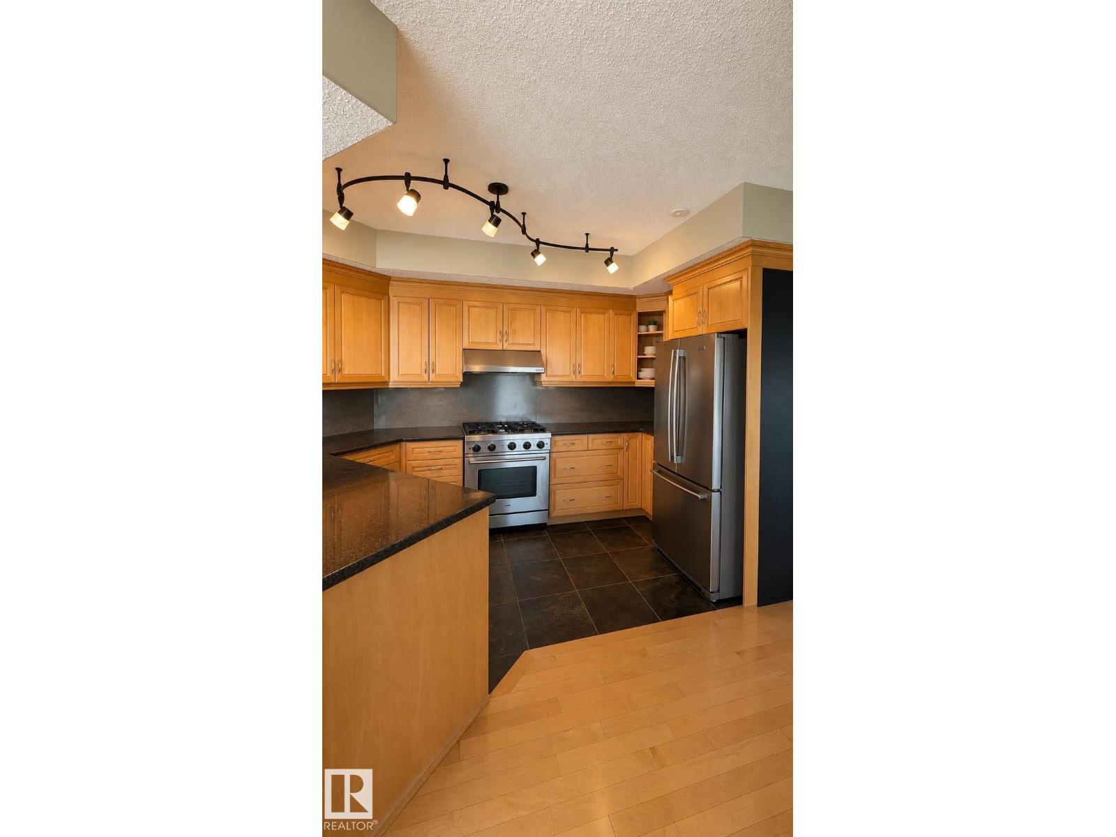 #901 11111 82 AV NW - Image 17