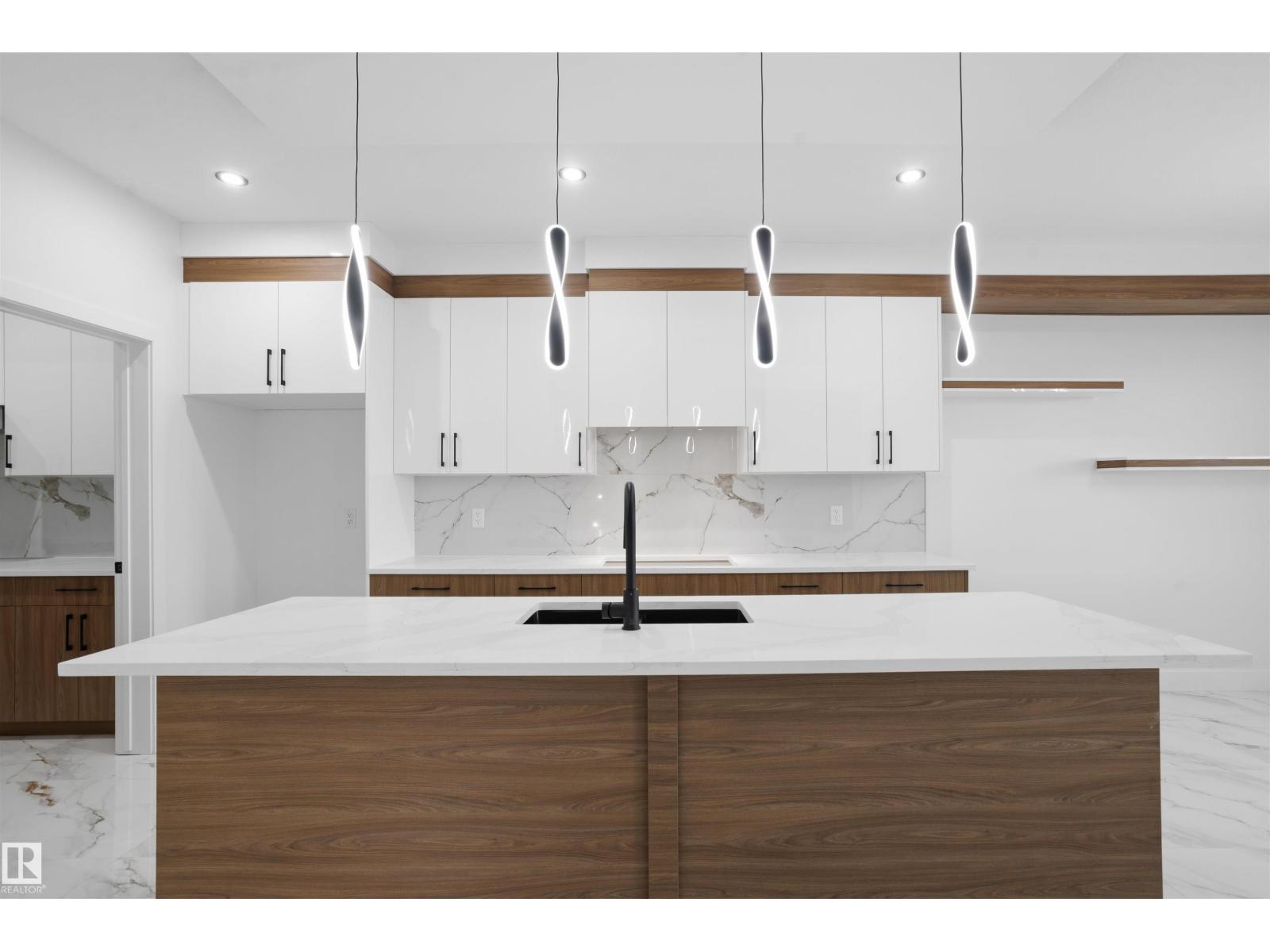 803 158 AV NE - 9