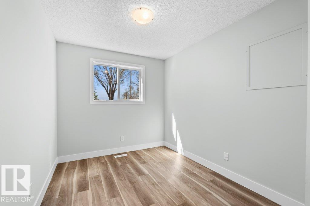 4209 25 Avenue NW - Photo 19