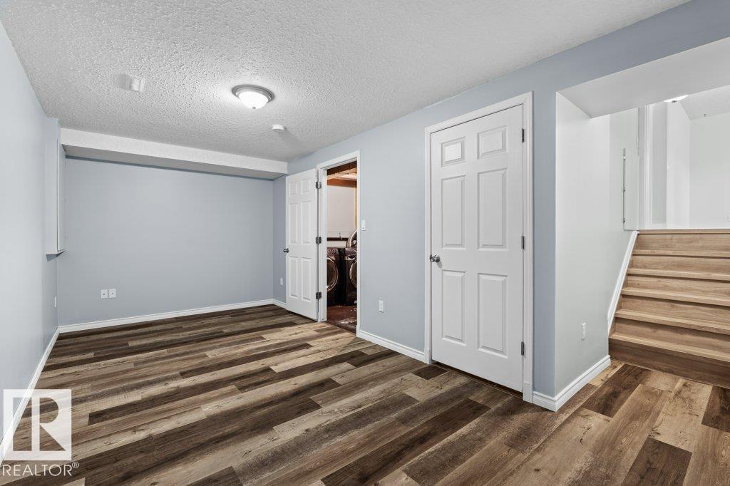 4209 25 Avenue NW - Photo 33