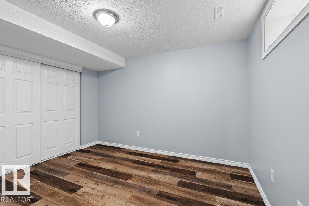 4209 25 Avenue NW - Photo 35