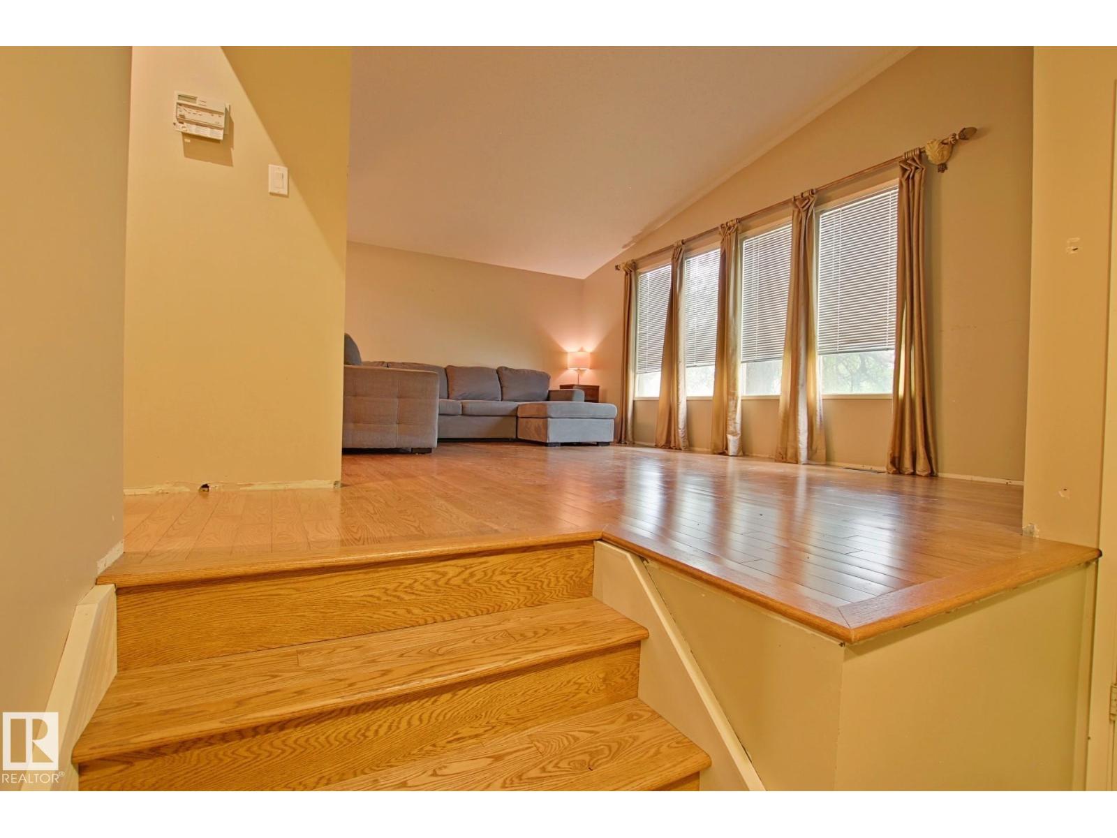 18107 89 Avenue NW - Photo 13