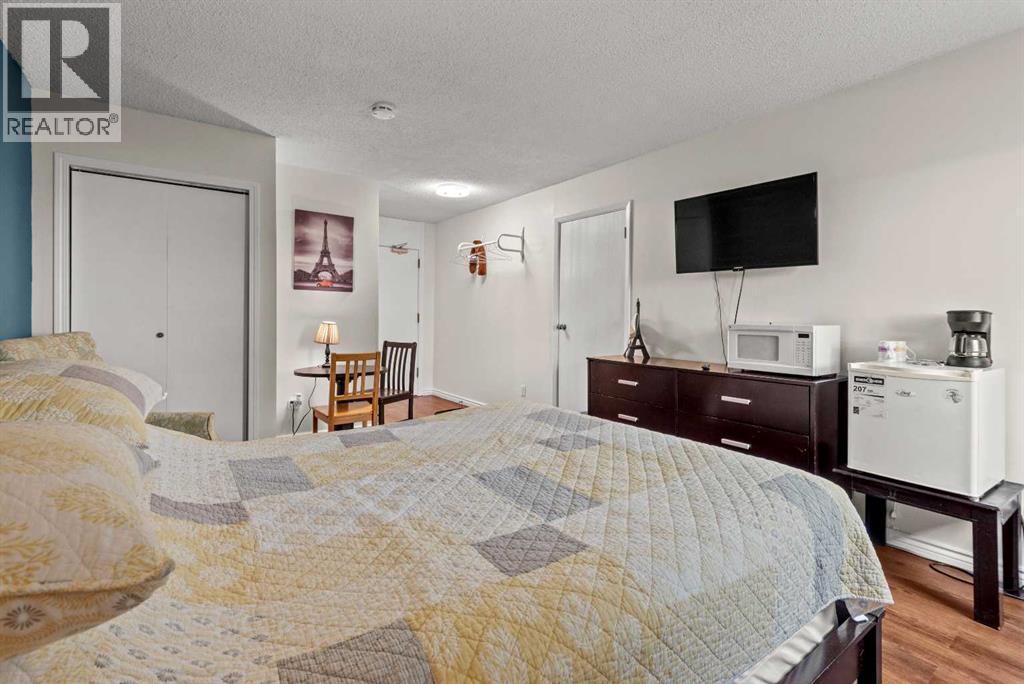 110 1 Avenue North - Photo 24