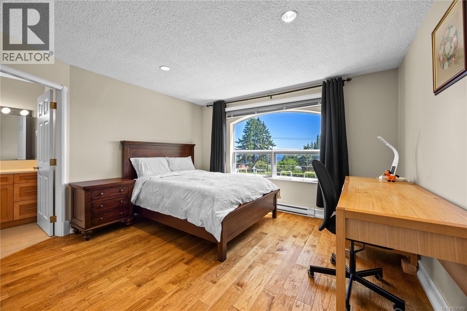 2415 Departure Bay Rd - 51