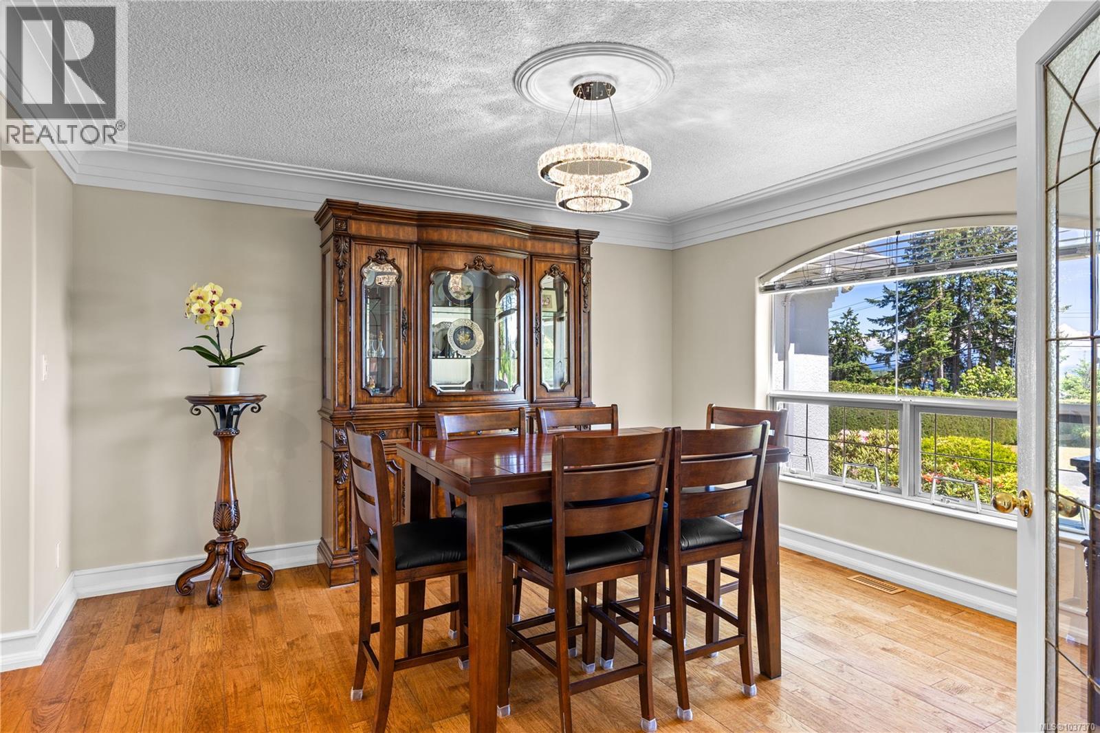 2415 Departure Bay Rd - 27