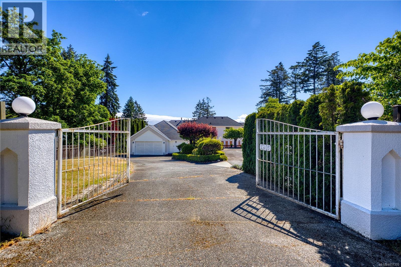 2415 Departure Bay Rd - 91