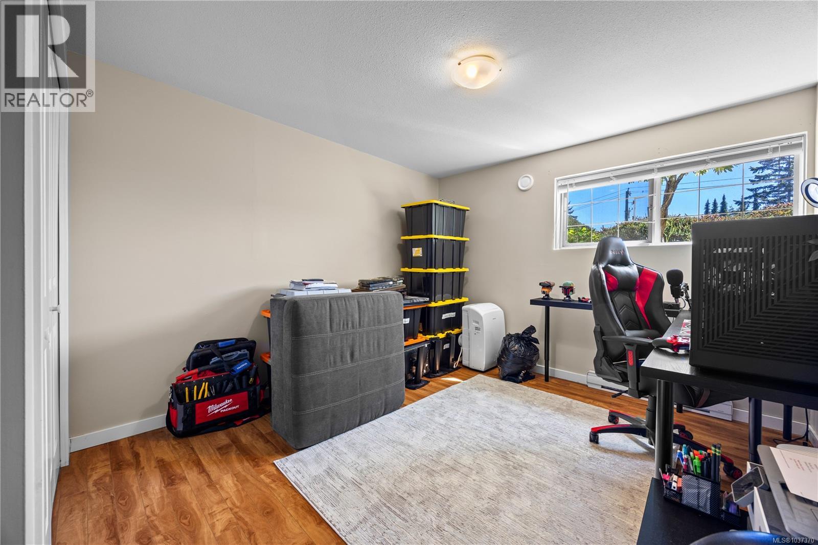 2415 Departure Bay Rd, Nanaimo