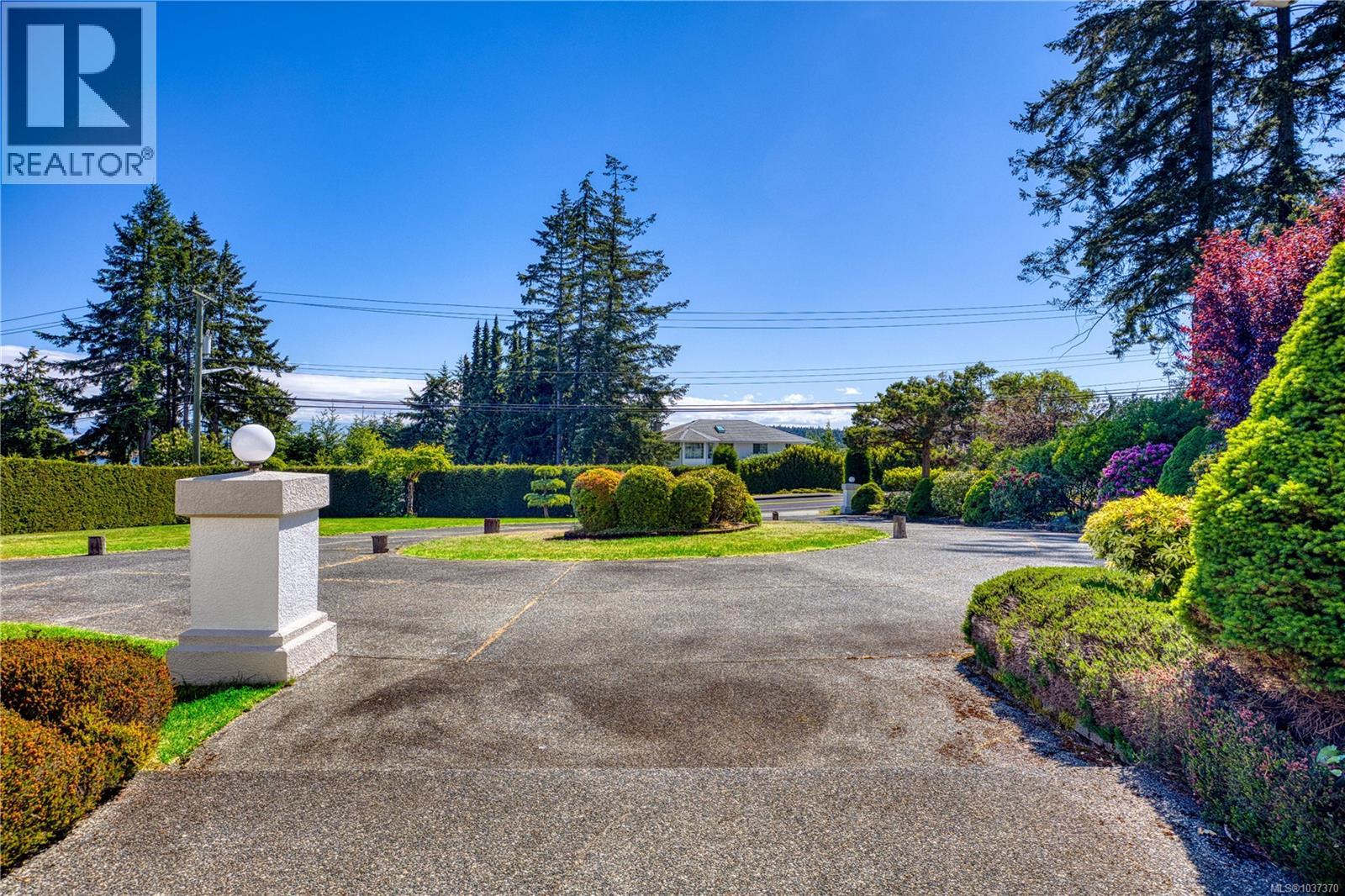 2415 Departure Bay Rd - 74