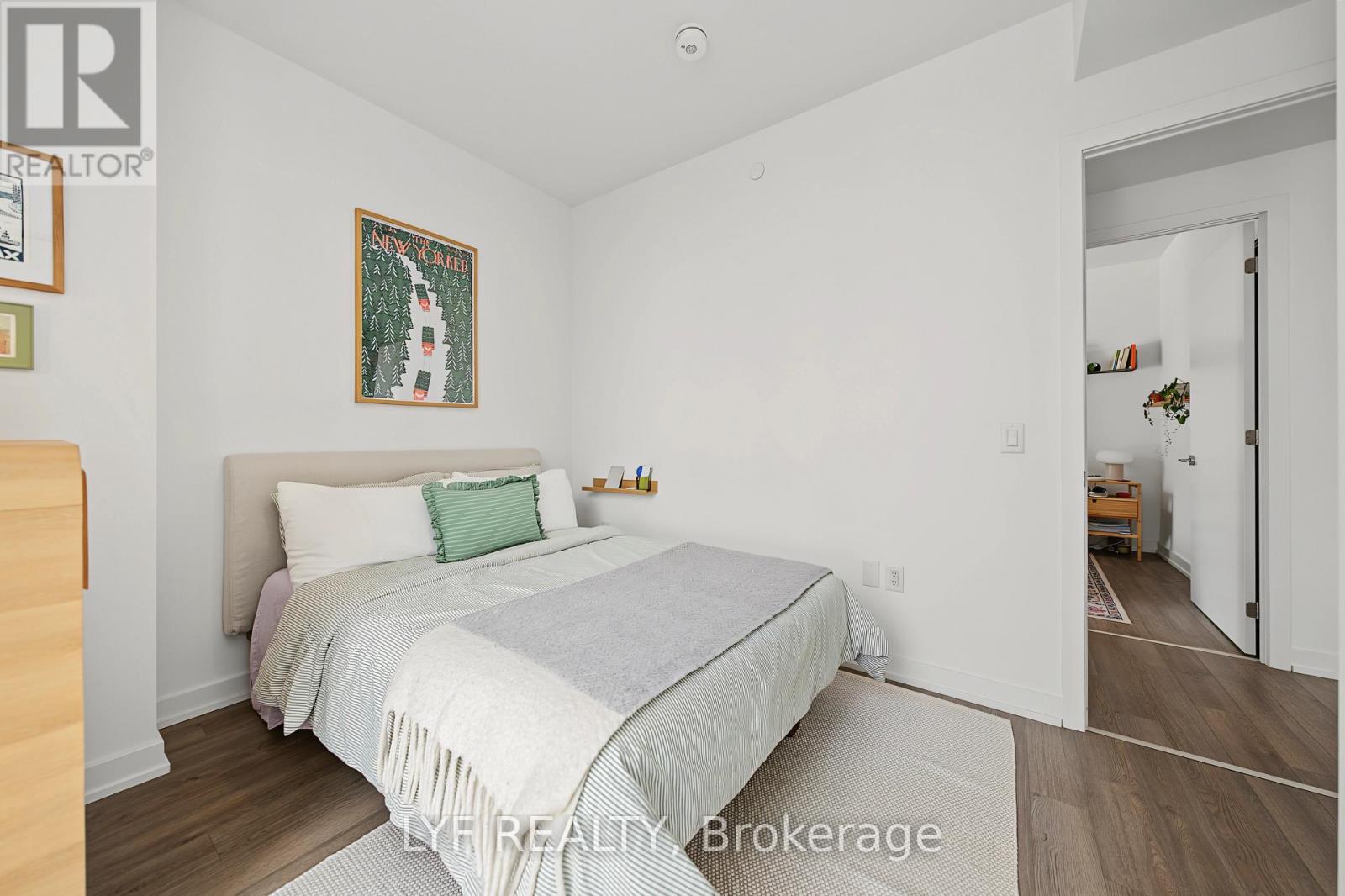 #2403 357 KING STREET W - 21
