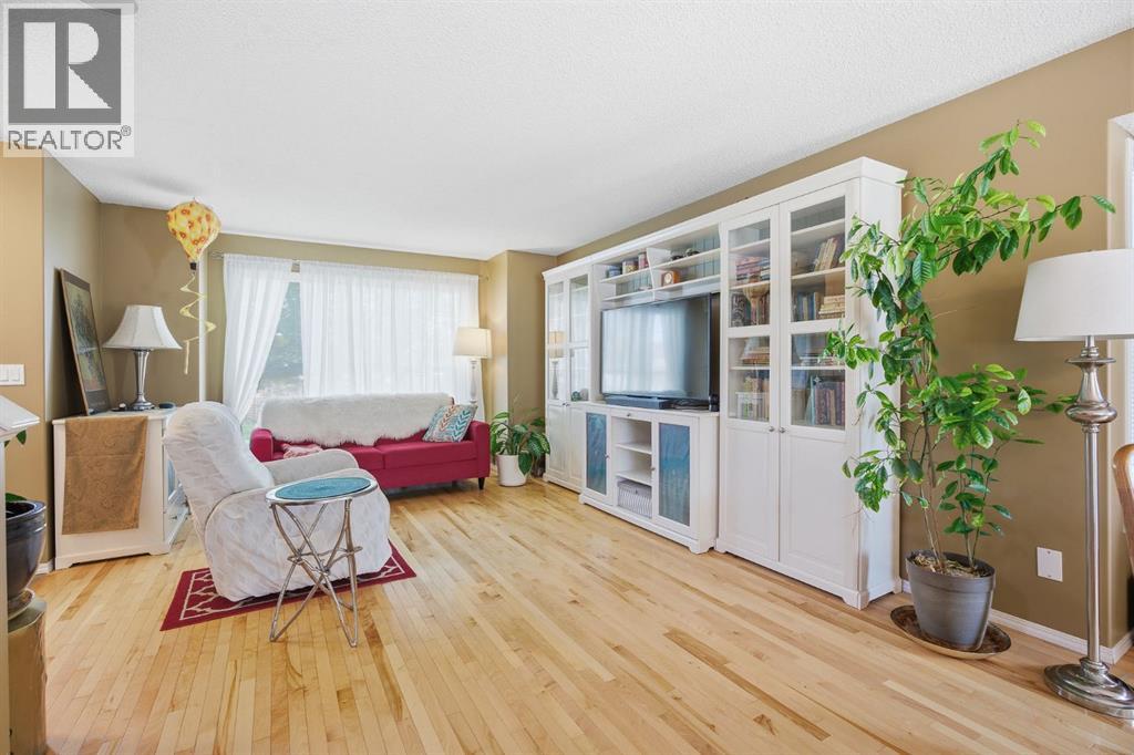 157 Cranberry Square SE - 4