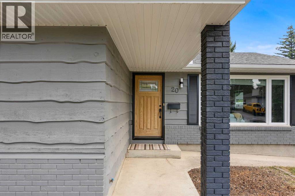 20 Mapleburn Drive SE - Image 3