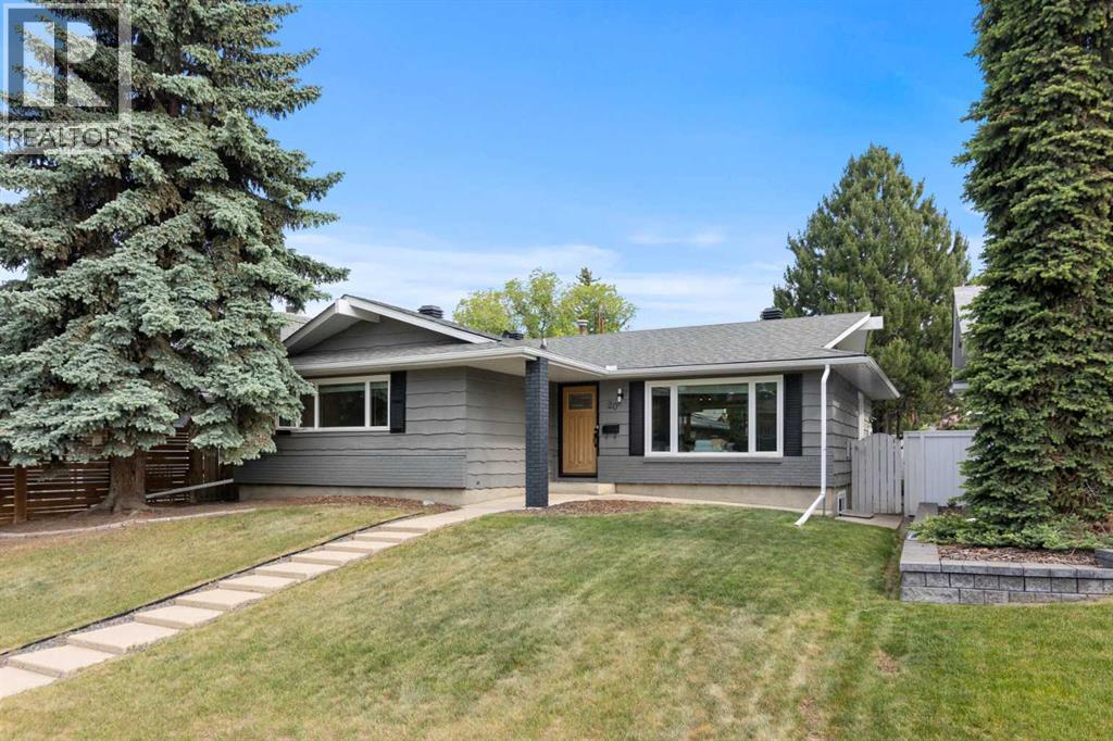 20 Mapleburn Drive SE - 2