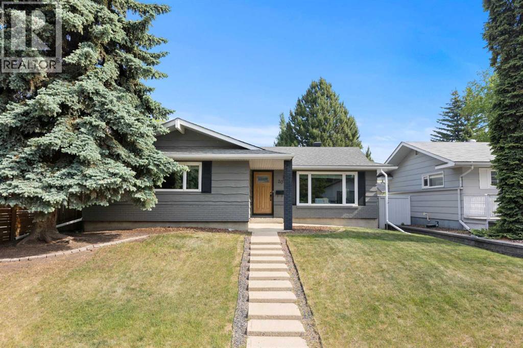 20 Mapleburn Drive SE - 1