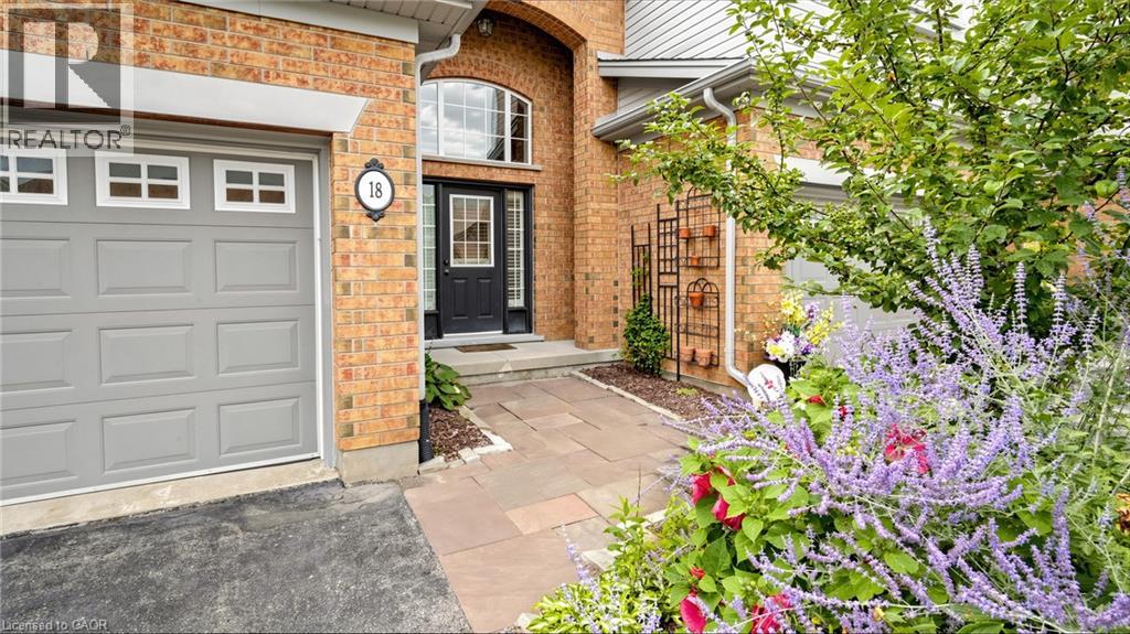 18 SPENCER Crescent — photo 3