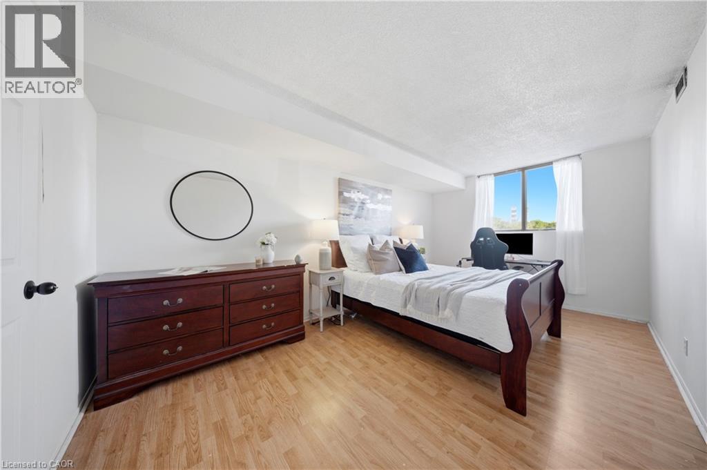 #202 25 AGNES Street - 28