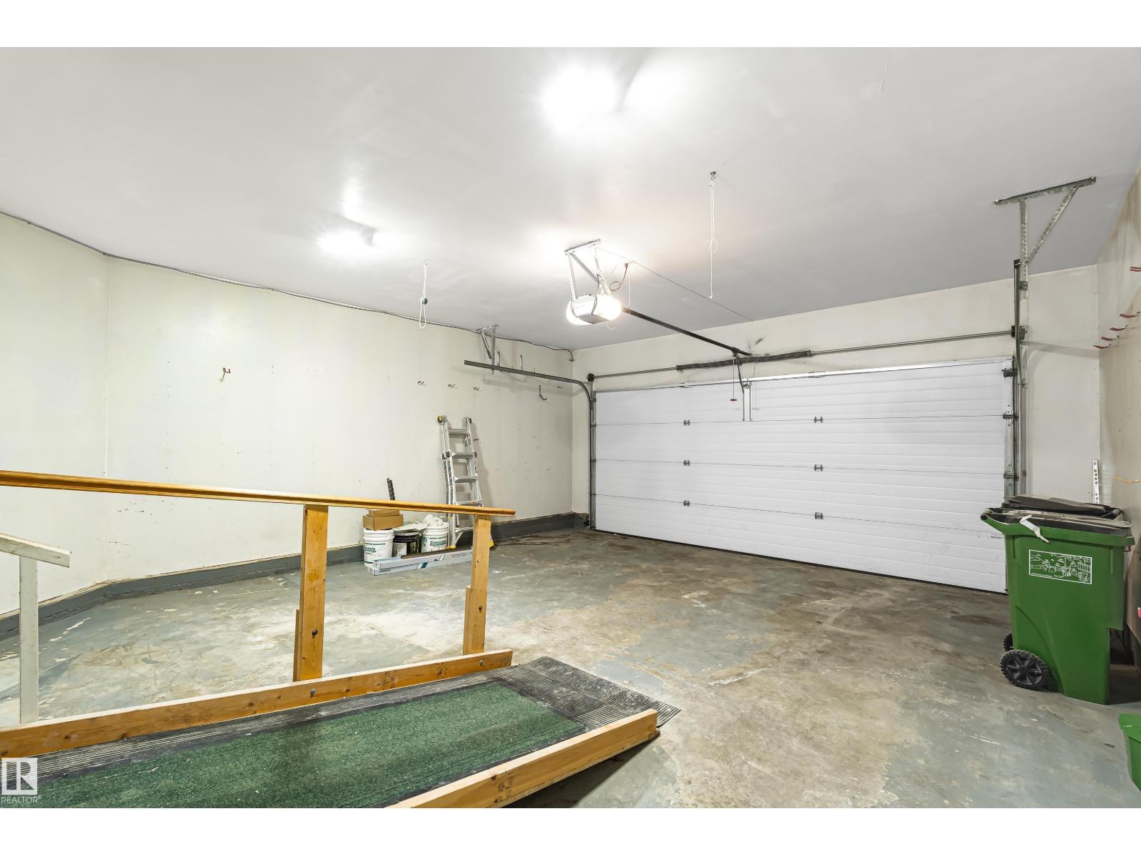 #21 9375 172 ST NW - 32