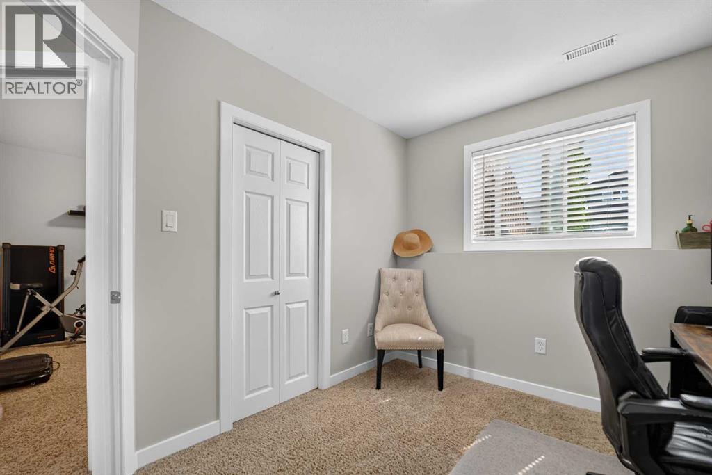 308 10a Street - Photo 32