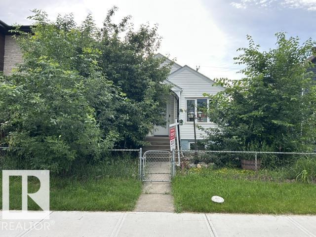 10917 96 ST NW - 3