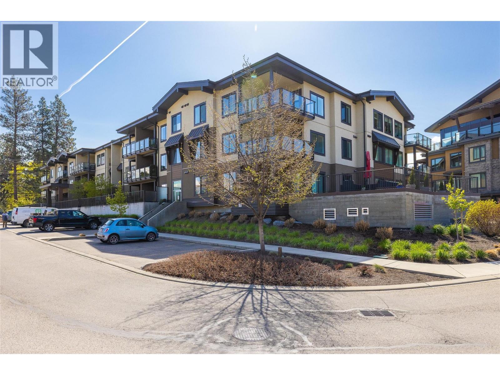 PH21 4380 Lakeshore Road, Kelowna