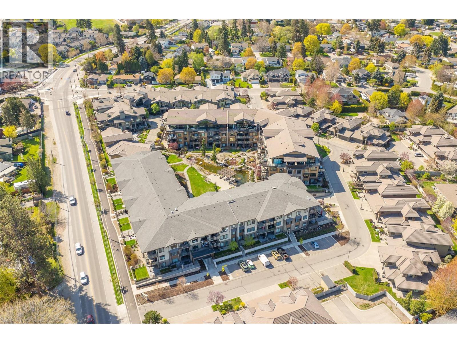 PH21 4380 Lakeshore Road, Kelowna