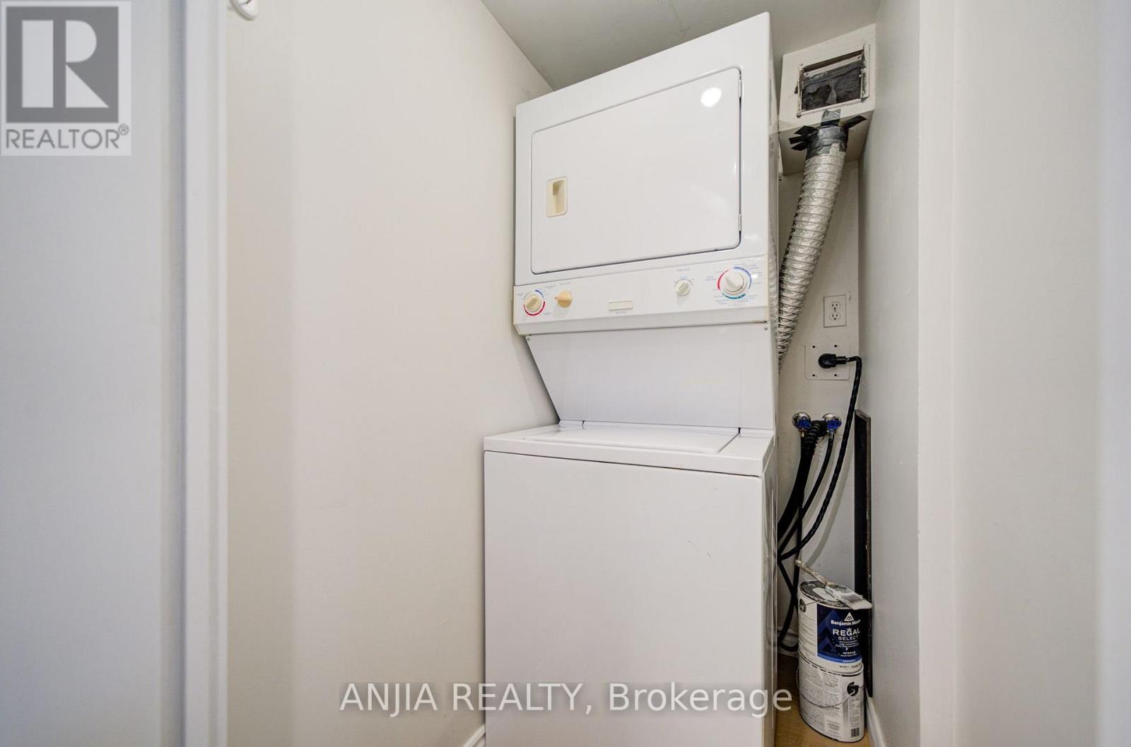 #912 633 BAY STREET - Image 38
