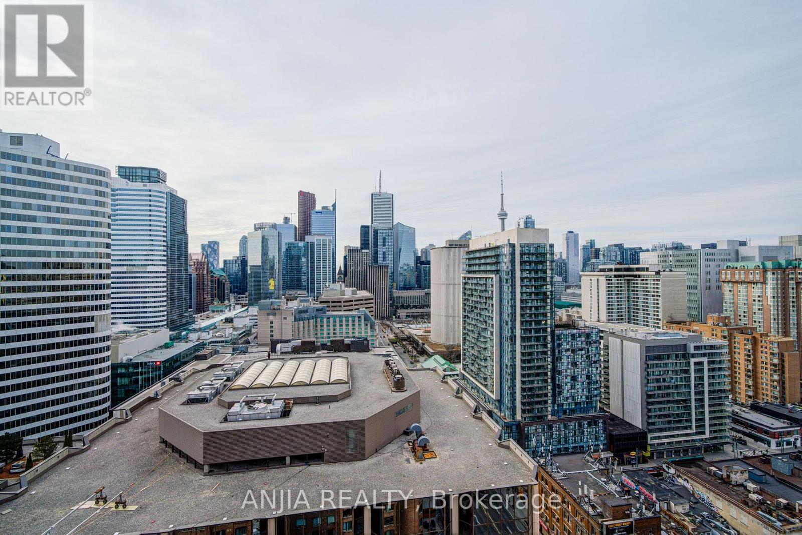 #912 633 BAY STREET - 47