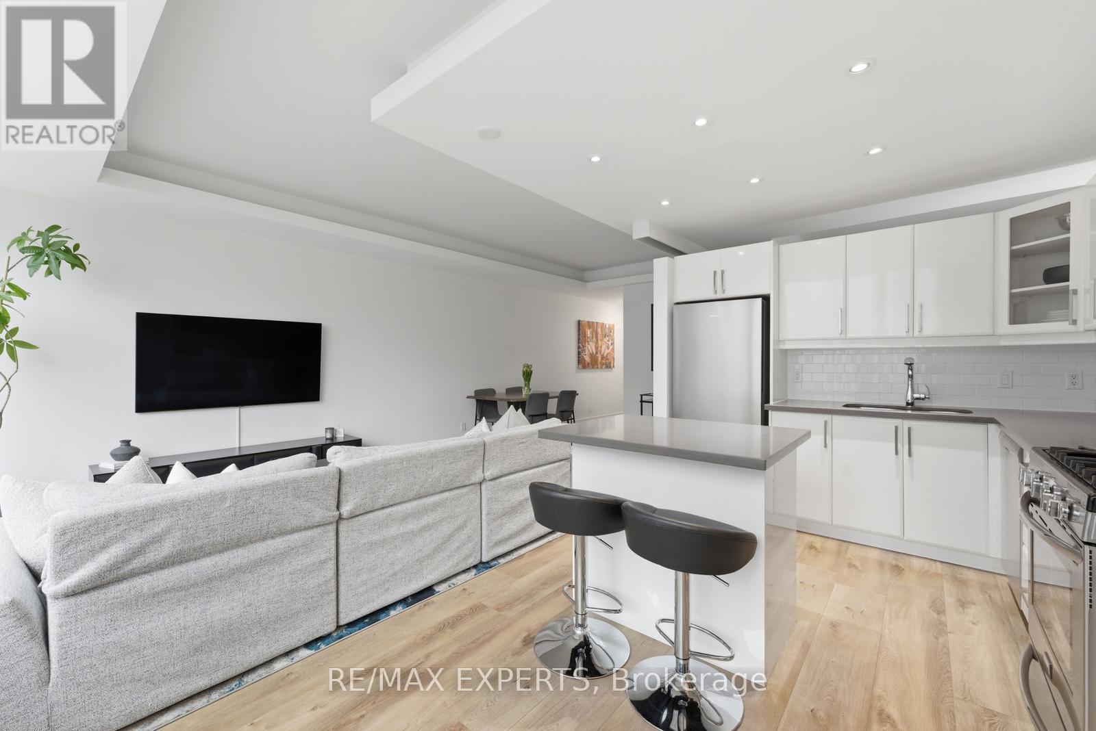 #707 50 CAMDEN STREET - 11