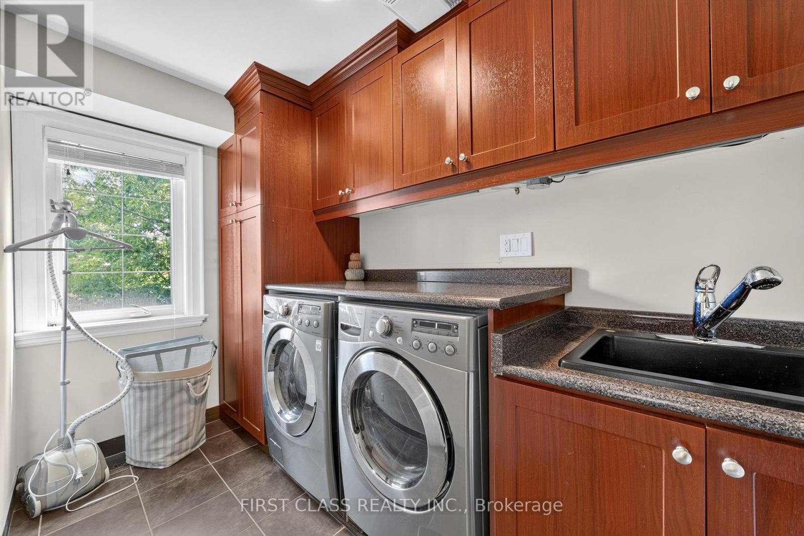 302 BROOKSIDE ROAD - Image 33