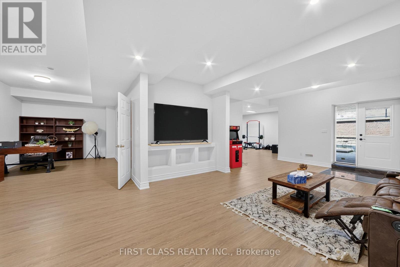 302 BROOKSIDE ROAD - 42