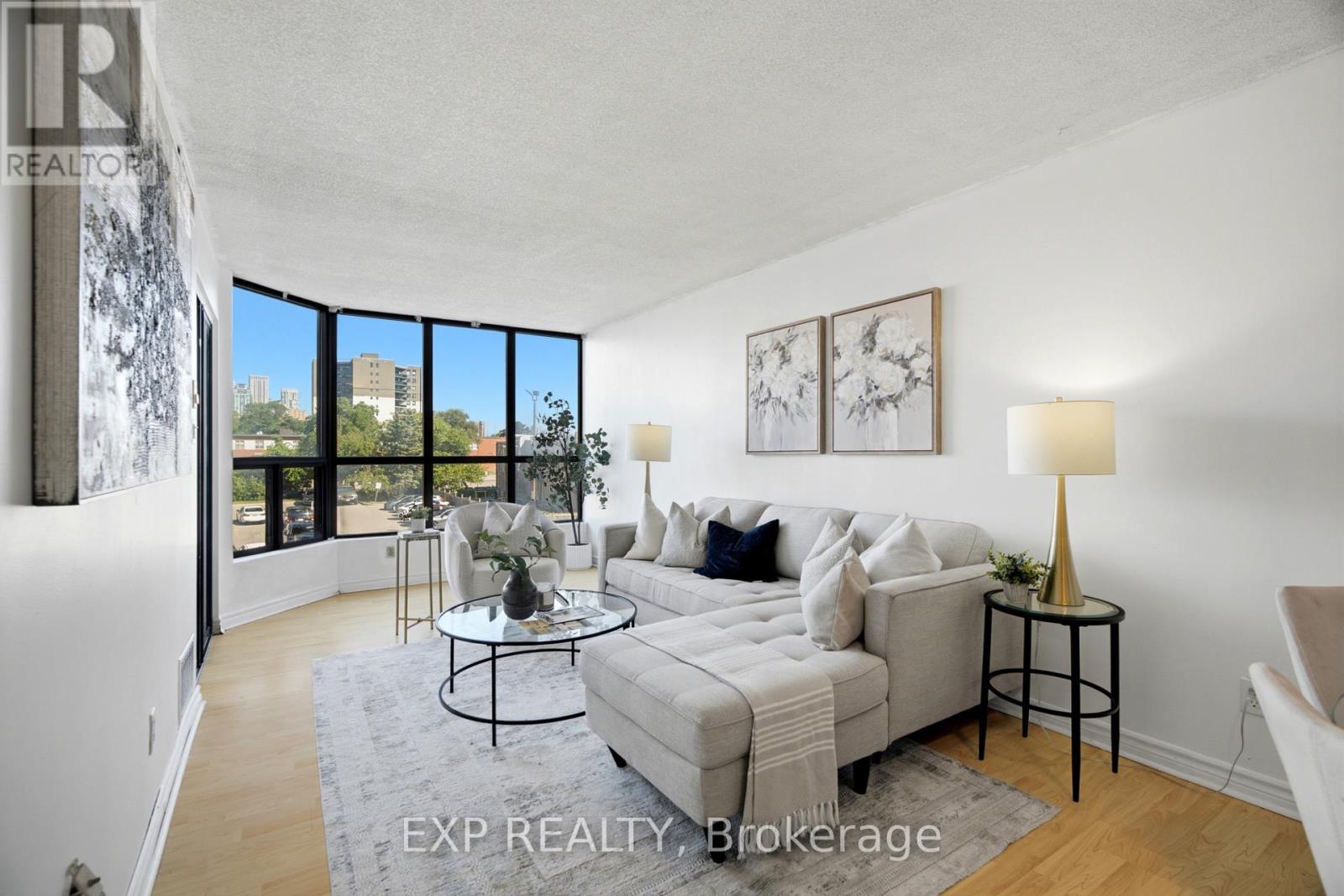 #202 25 AGNES STREET - 16