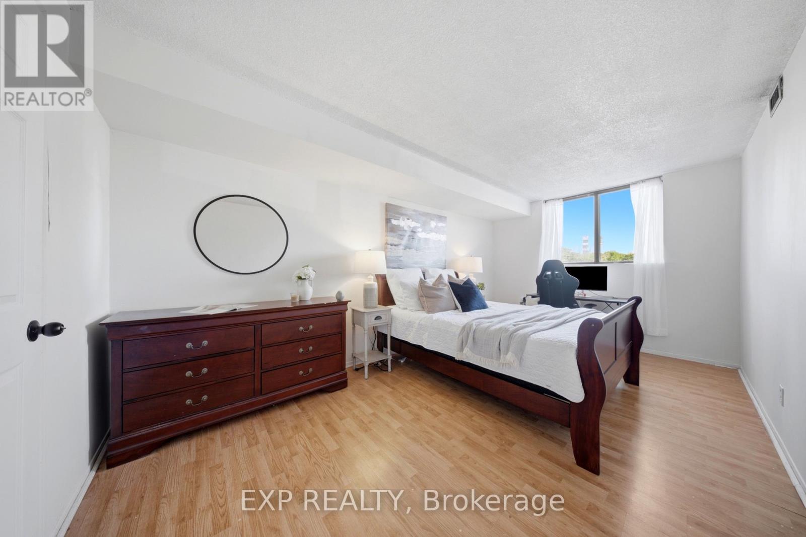 #202 25 AGNES STREET - Image 26