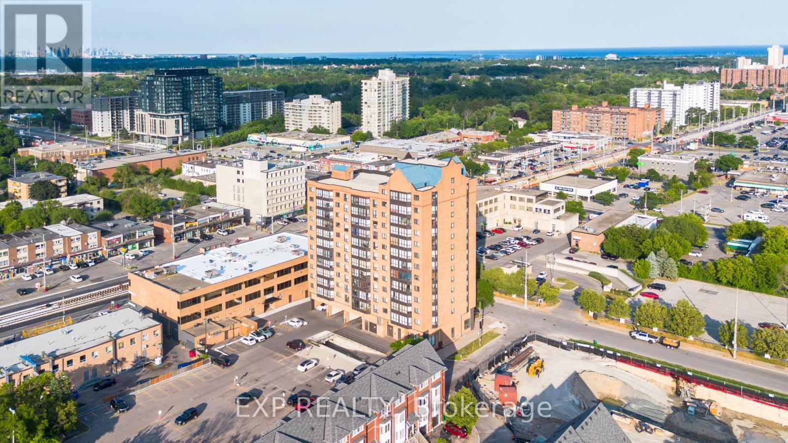 #202 25 AGNES STREET - 4