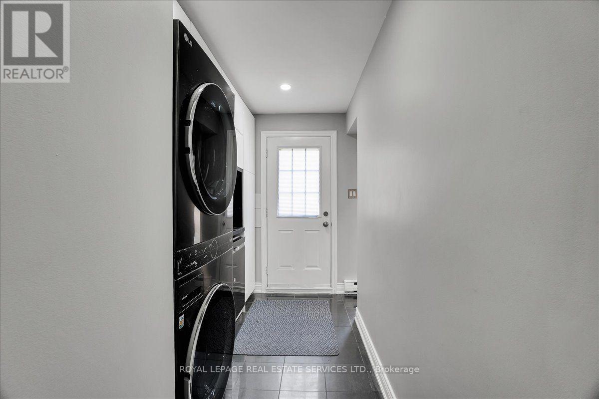 #14 1310 GULLEDEN DRIVE - Image 25