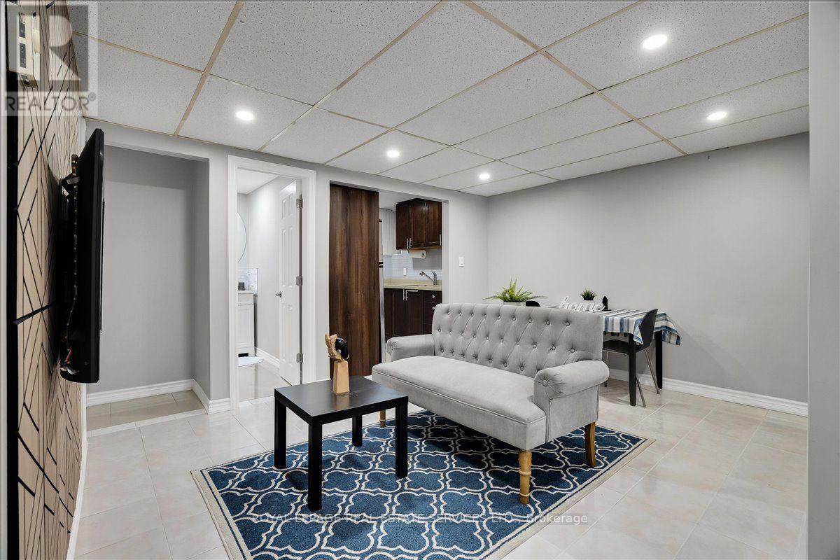 #14 1310 GULLEDEN DRIVE - Image 28