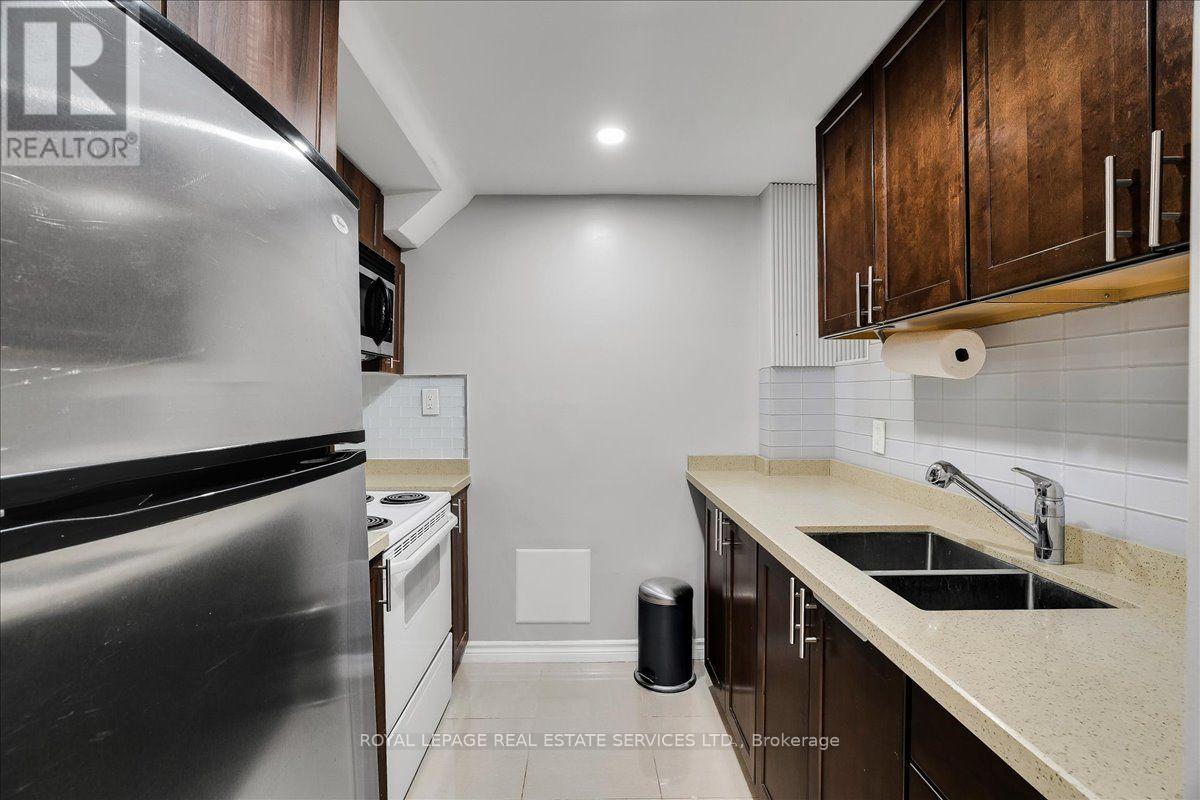 #14 1310 GULLEDEN DRIVE - Image 30