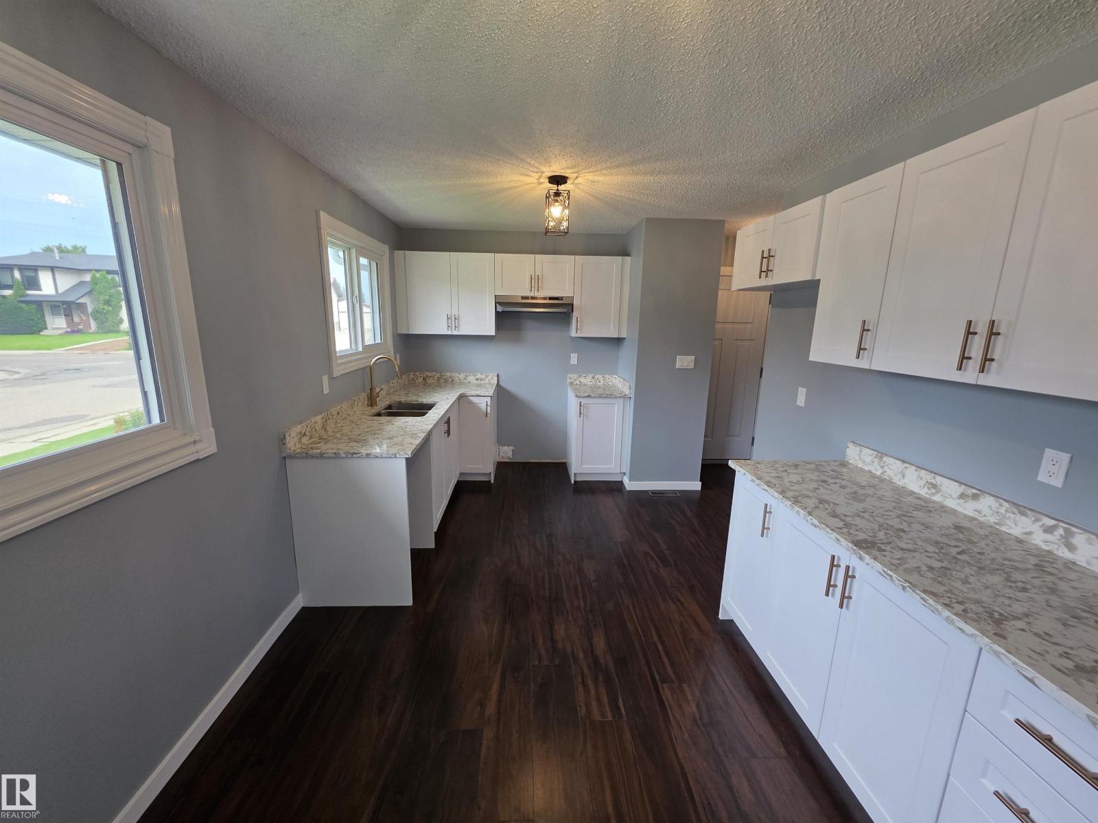 1907 145A Avenue NW - Photo 9
