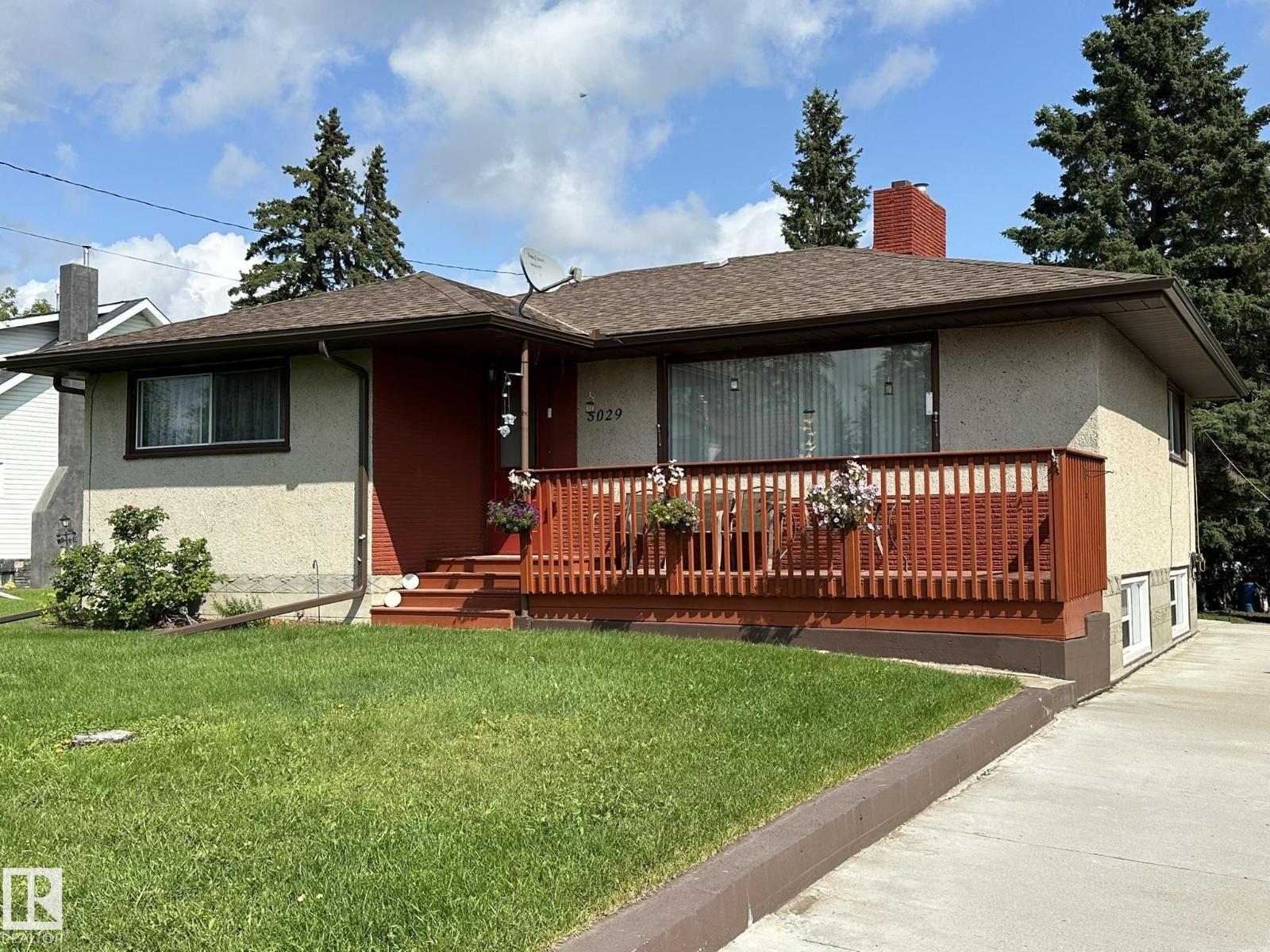5029 48 ST - 1