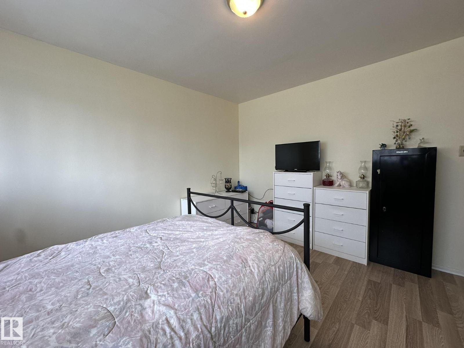 5029 48 Street - Photo 20