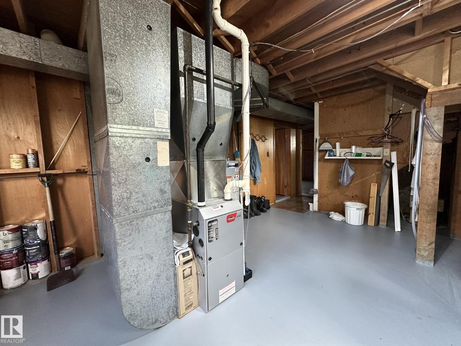 5029 48 Street - Photo 36