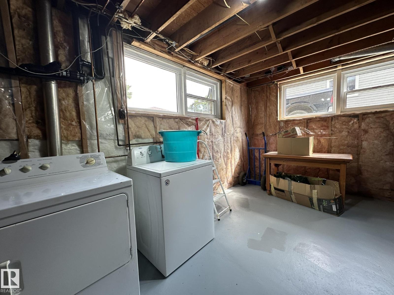 5029 48 ST - 37