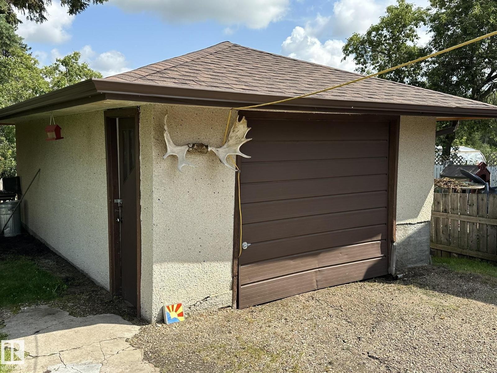5029 48 ST - 43