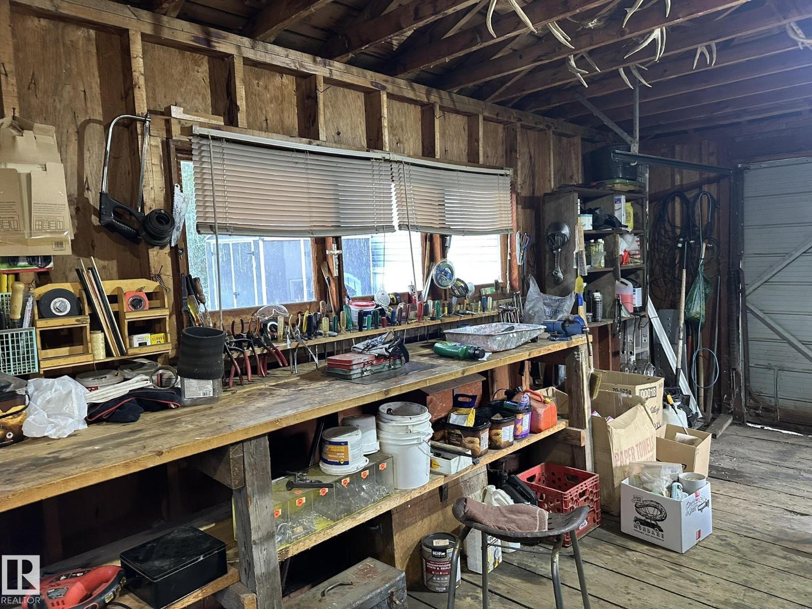 5029 48 ST - 45