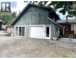 988 Cemetery Road, Gibsons, BC V0N1V7 Photo 9