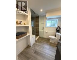 988 Cemetery Road, Gibsons, BC V0N1V7 Photo 28
