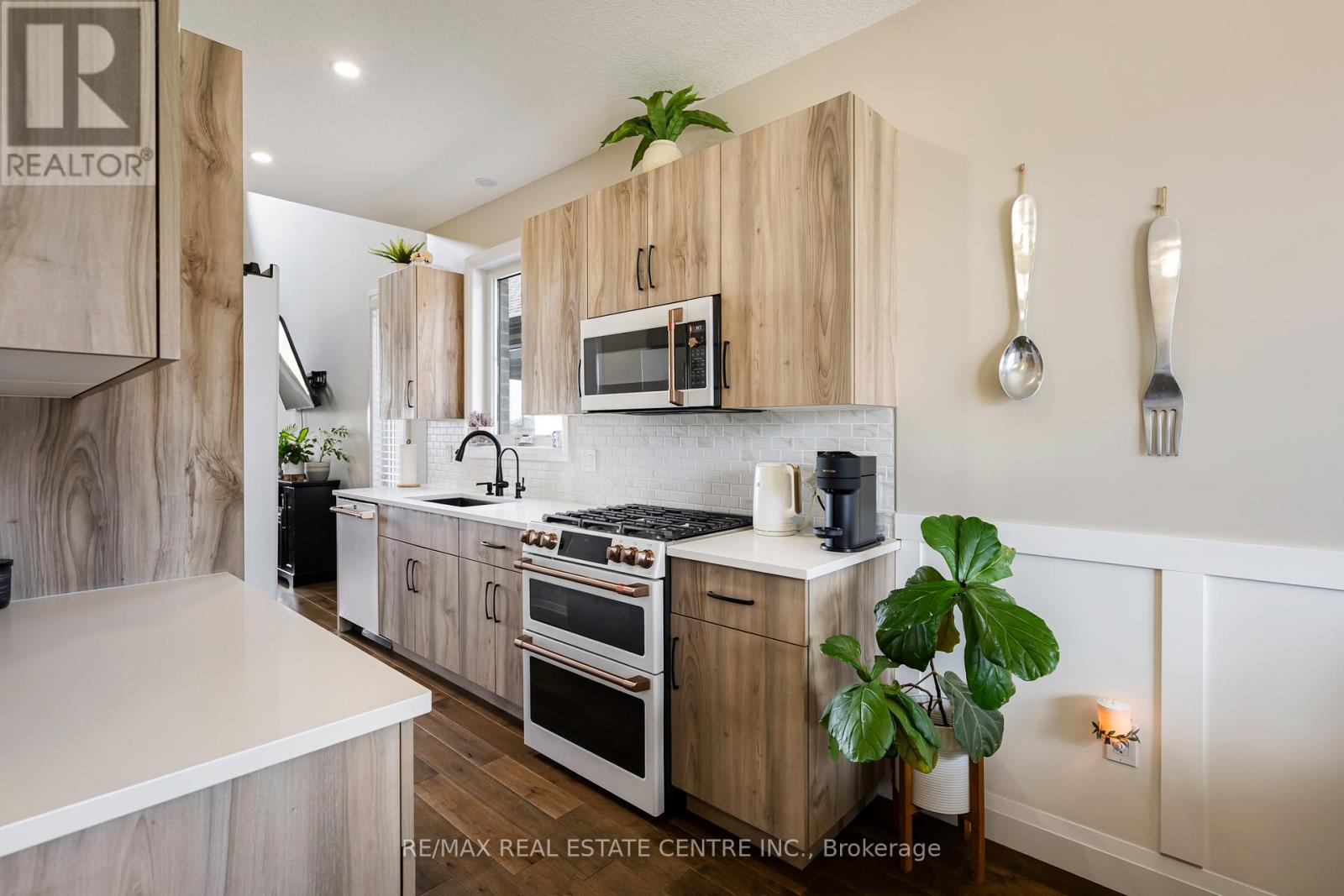 63 MELODY LANE - Image 11