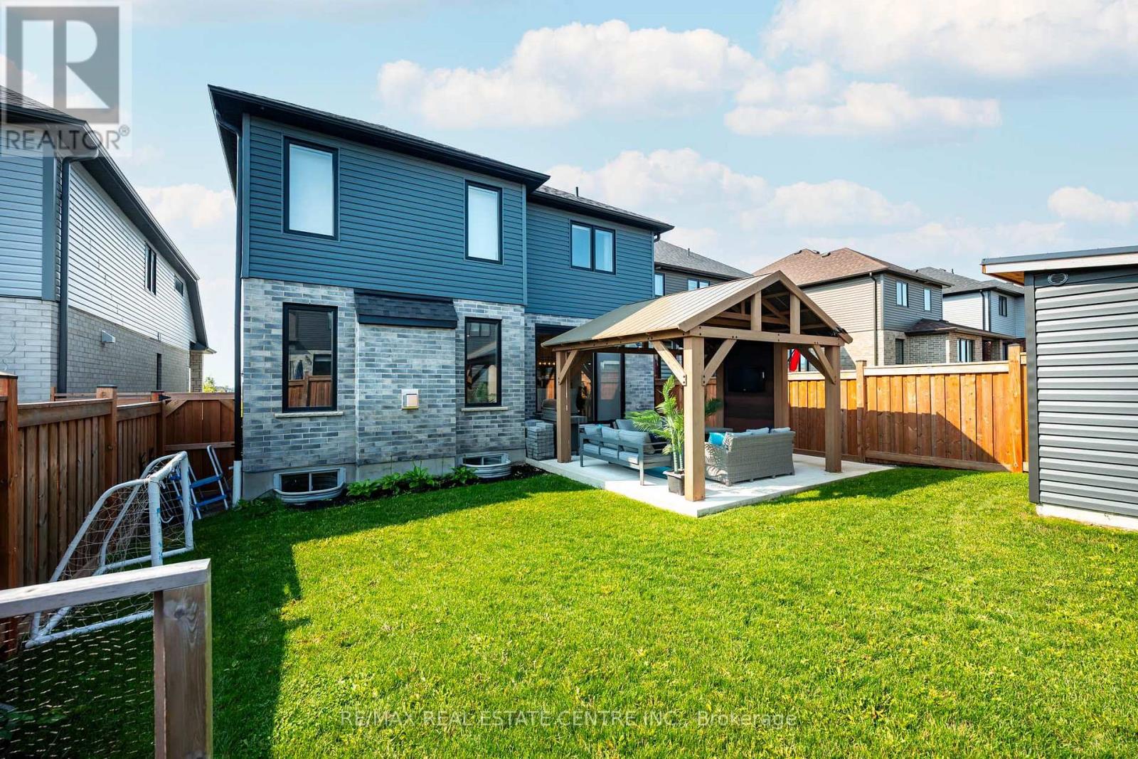 15 LANG LANE - Image 39