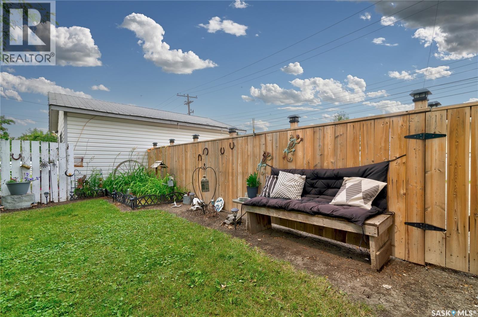 1230 Dewdney AVENUE E - 15
