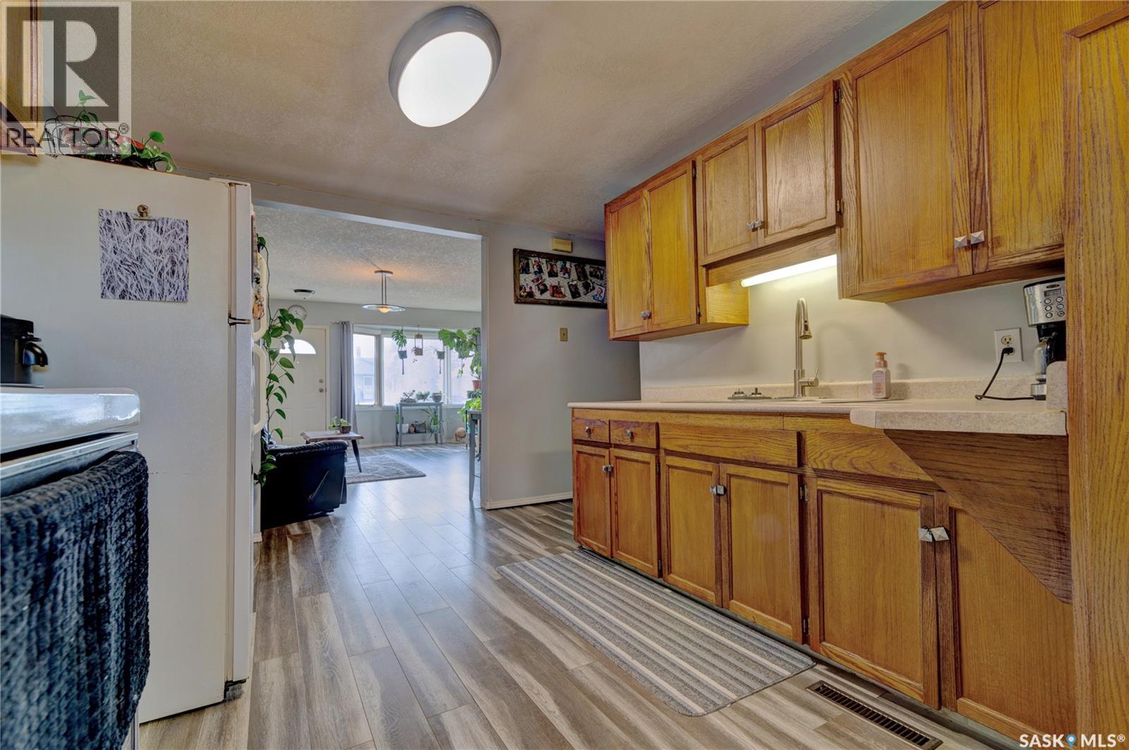1230 Dewdney AVENUE E - Image 30